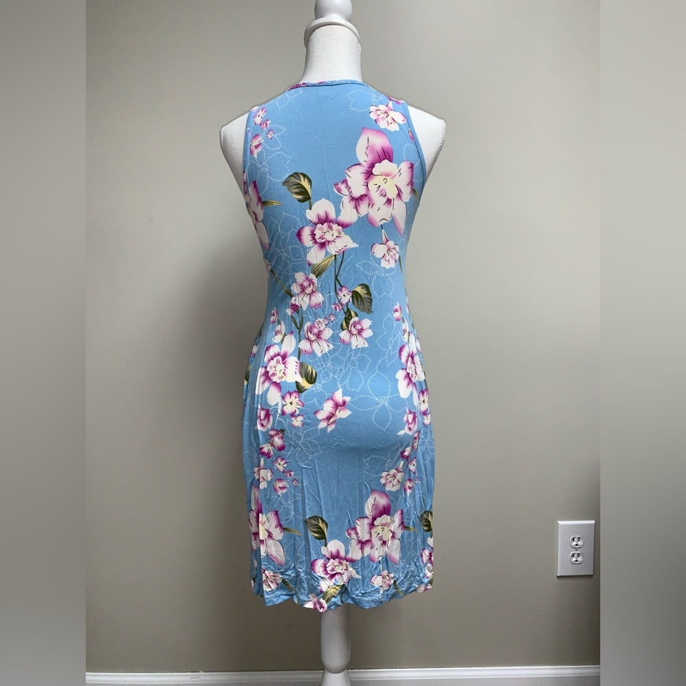 Iight blue floral dress - Picture 2 of 3